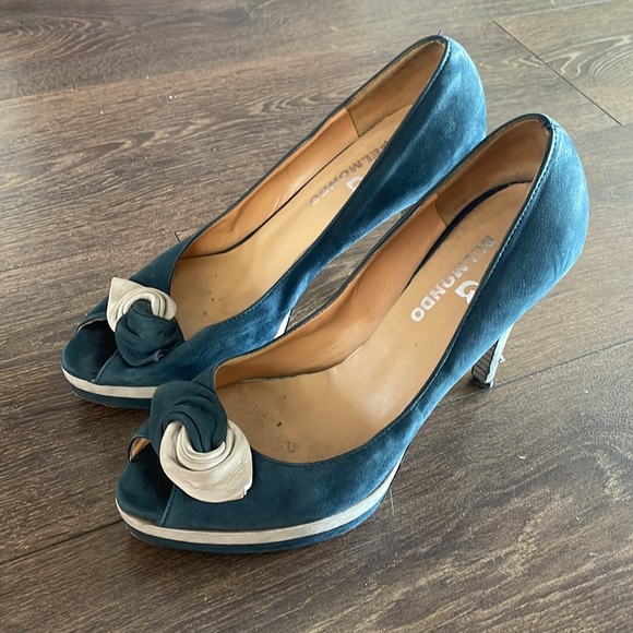 Belmondo heels for sale.shipping price varies. - Picture 2 of 4